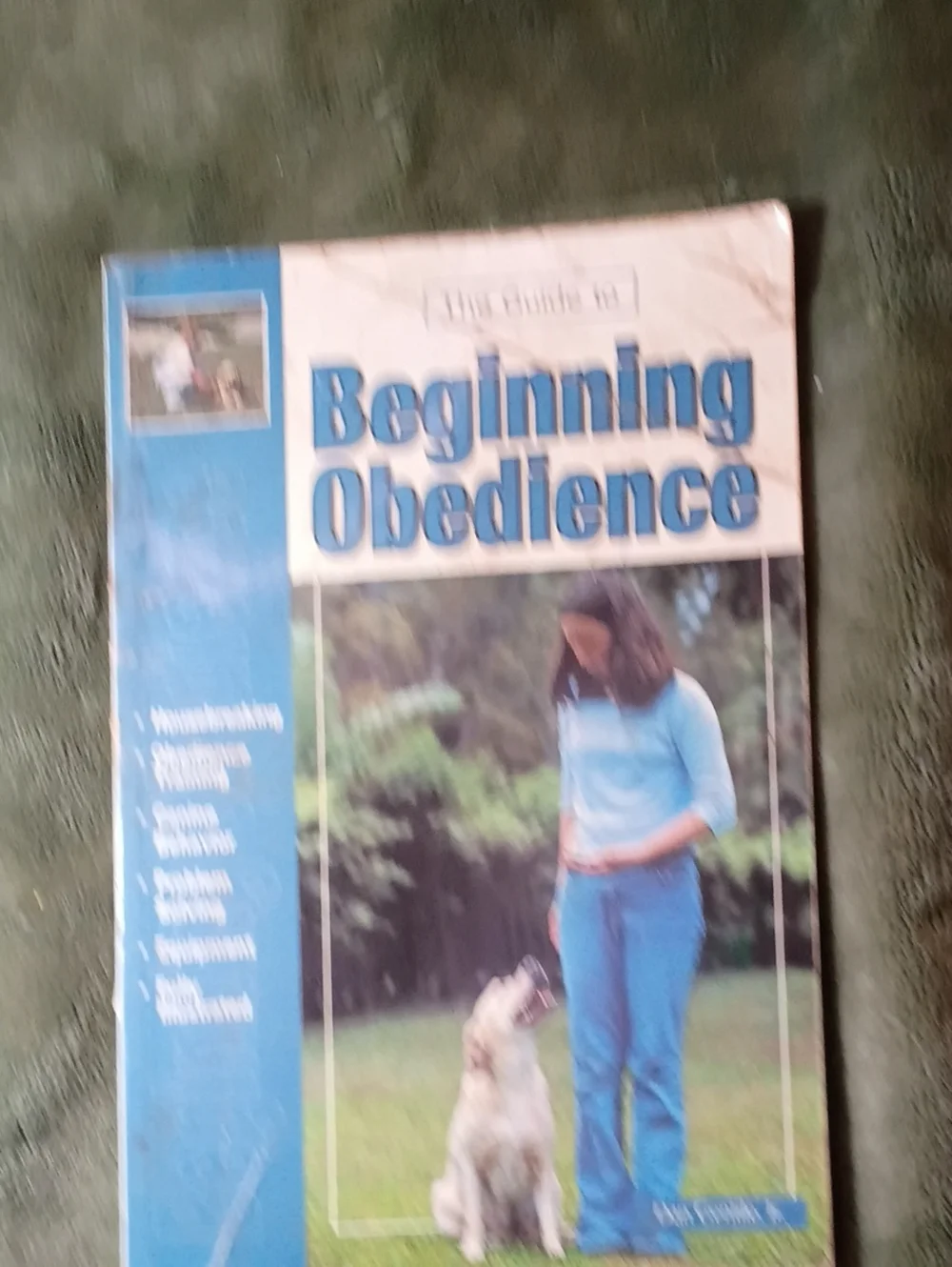 Beginning Obedience Dog Training Guide - Blue